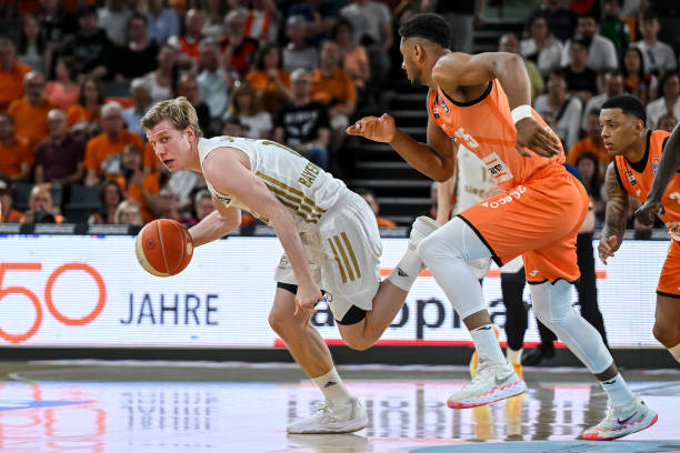 了顶尖的轮 了顶尖的轮