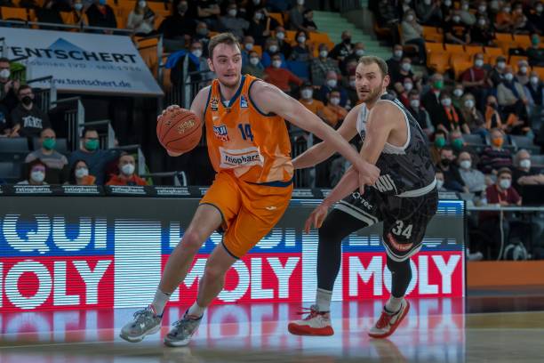 滑雪健儿们 滑雪健儿们